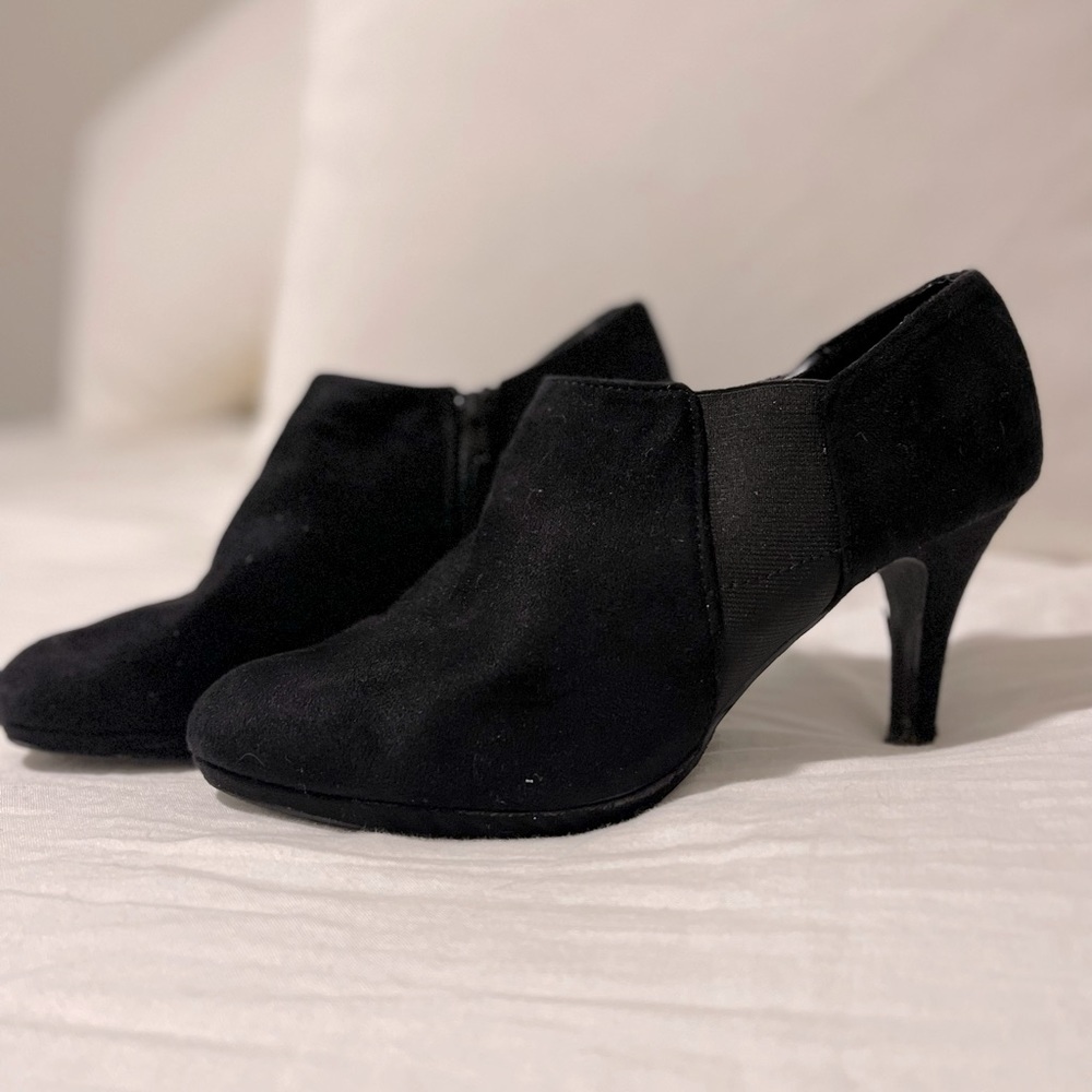 Black heeled Bootie - SZ 10